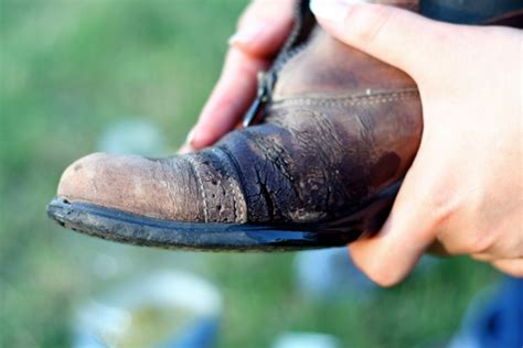 restoring cracked leather boots